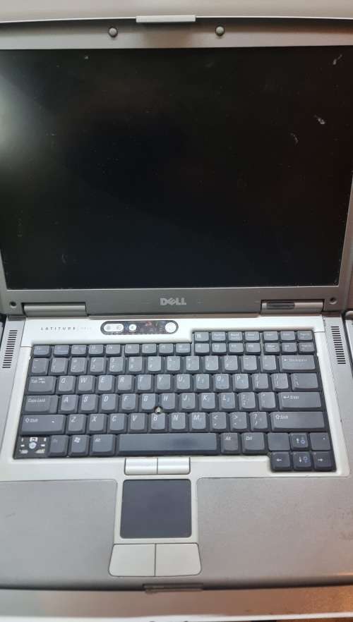 3 x Dell Latitude laptops *For spares or repairs*