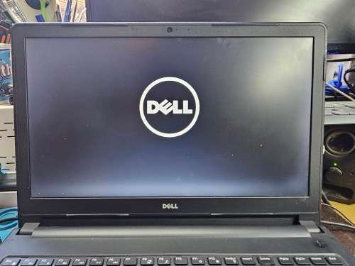 Dell Vostro 3559 - Intel Core i5-6200U - 8GB RAM - 256GB SSD - !No charger!