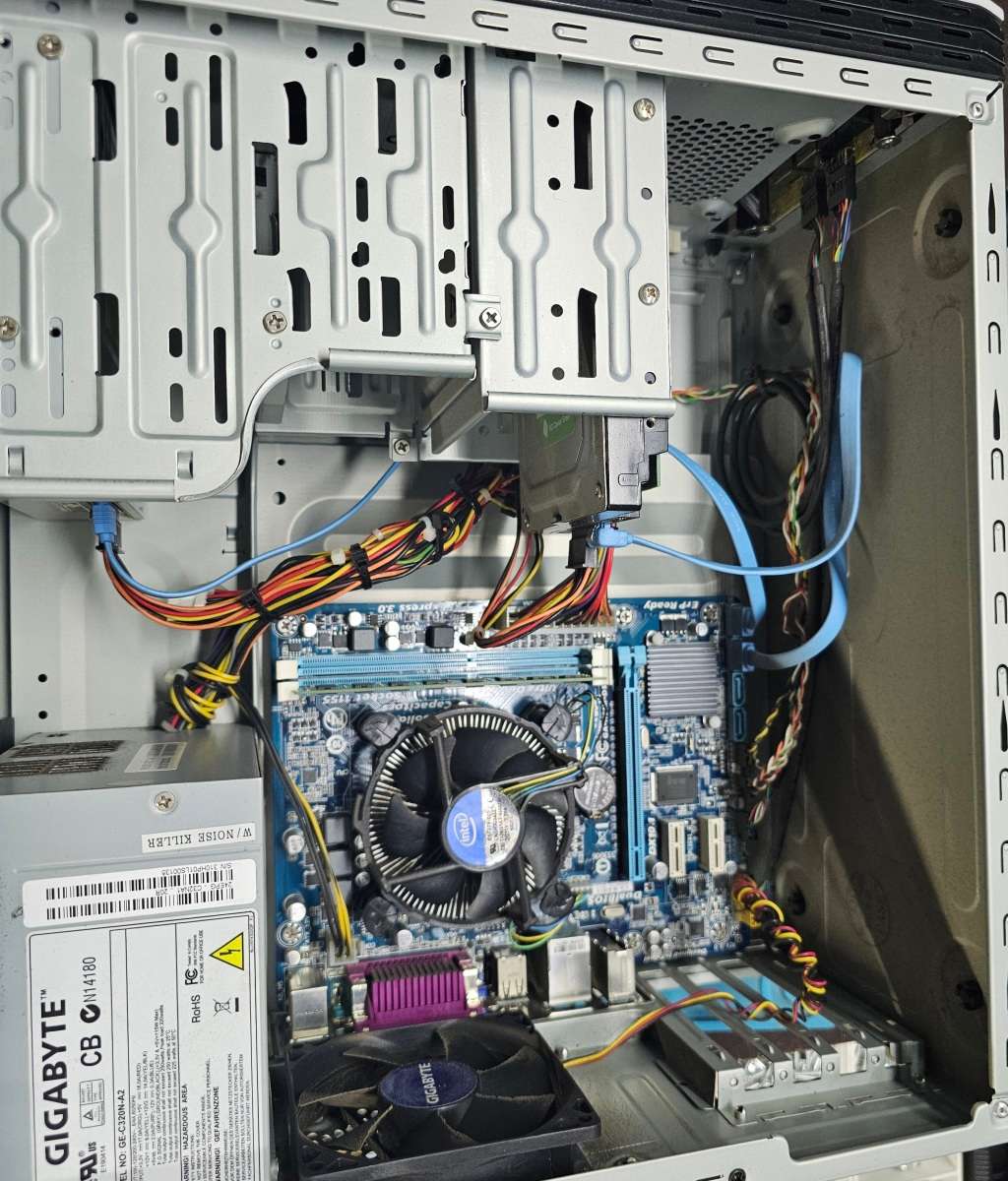 Gigabyte Desktop i3-3320 4Gb 500Gb HDD