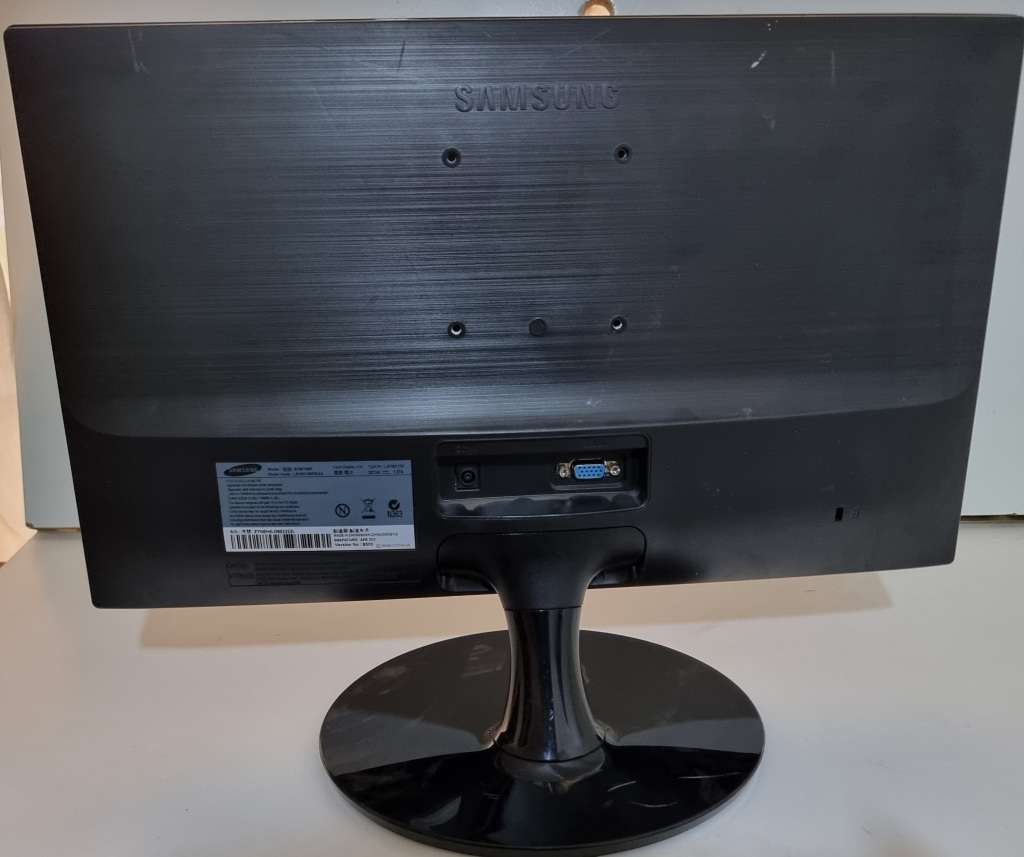 Samsung S19C150 19inch LED monitor