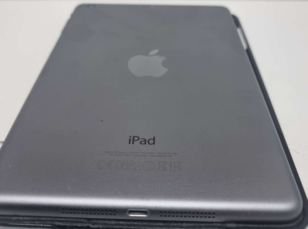 iPad Mini 2 WiFi only 32GB !No charger/Only supports iOS 12!