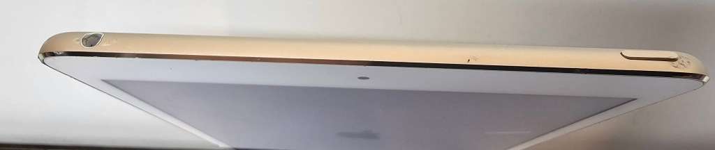 iPad Mini 4 128GB WiFi only !Digitizer cracked!