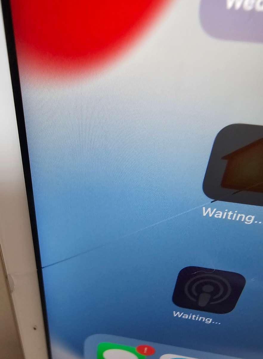 iPad Mini 4 128GB WiFi only !Digitizer cracked!