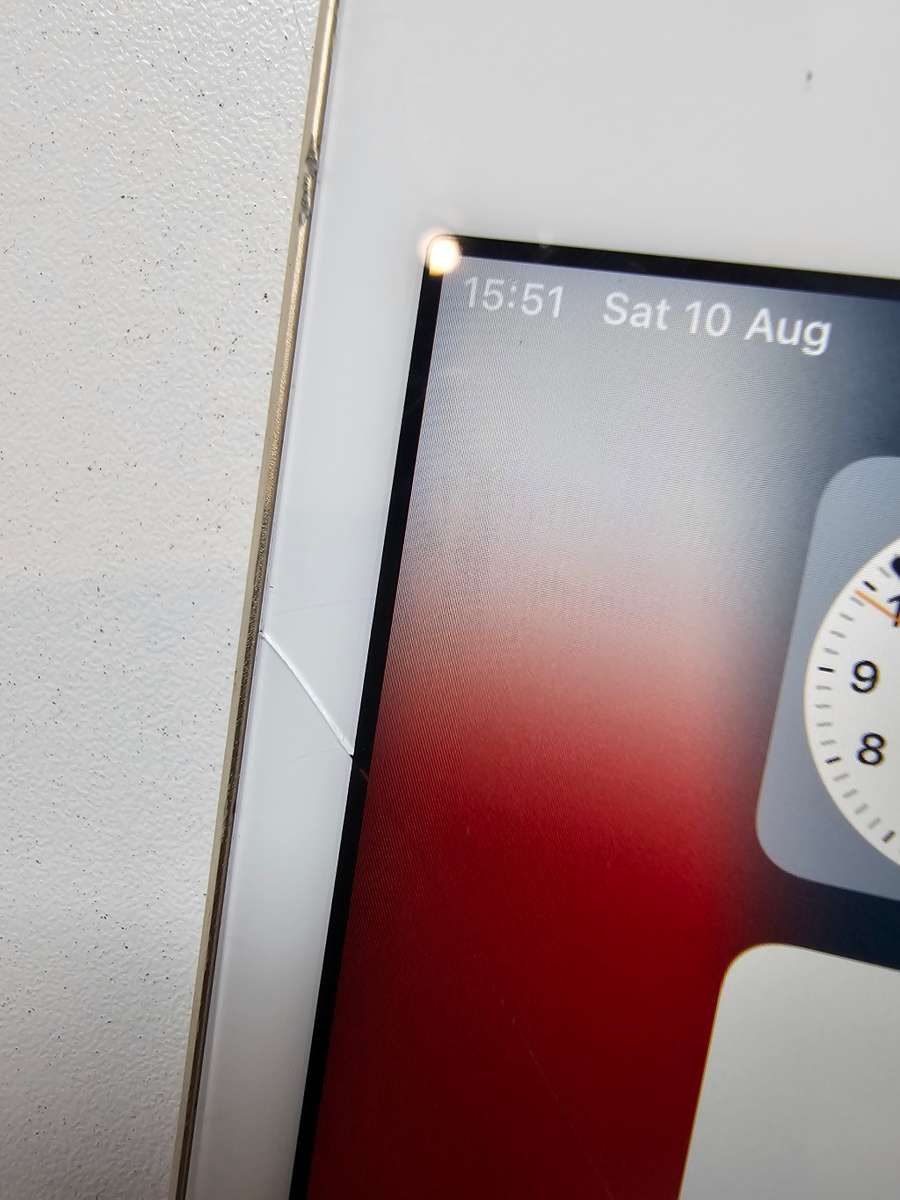 iPad Mini 4 128GB WiFi only !Digitizer cracked!