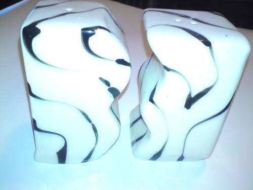 Salt and Pepper Interlocking