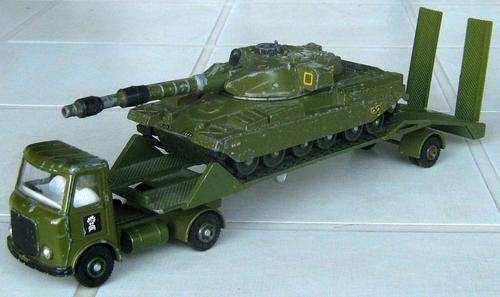 DINKY 616 AEC ARTICULATED LORRY WITH LOWBED TRAILER & CHIEFTAN TANK