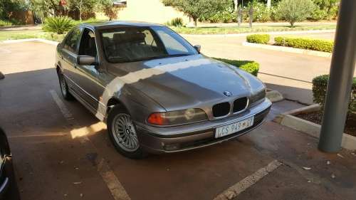 BMW 528I E39 AUTO 2000 MODEL