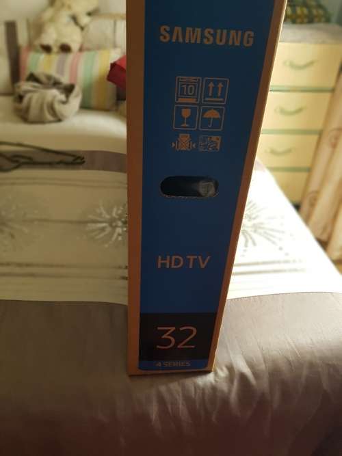 Brand new Samsung 32 inch HD TV