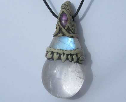 Blue Moonstone pendant with Quartz and Amethyst 5.5 cm long - #bluemoonstone #moonstone
