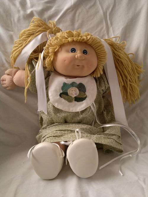 Beautiful vintage Cabbage Patch Kid doll