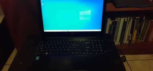 Acer laptop | i3 4005U 1.7Ghz | 8gb Ram | 500gb HDD | Windows 10 Home single langauge