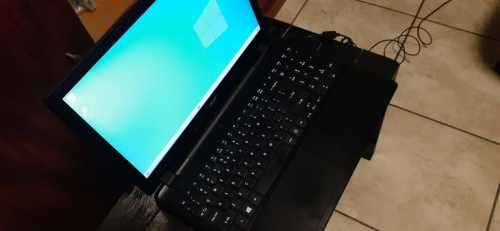 Acer laptop | i3 4005U 1.7Ghz | 8gb Ram | 500gb HDD | Windows 10 Home single langauge