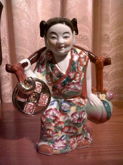 Lovely CHINESE LADY Figurine!!