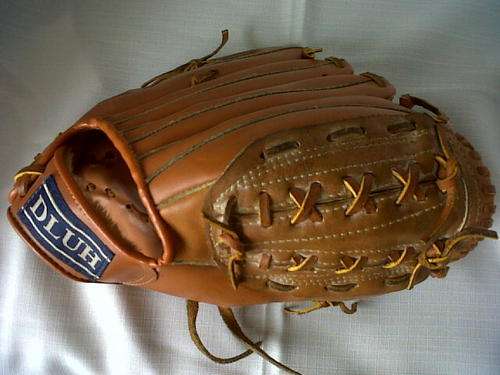 Baseball Glove in very good condition!!!