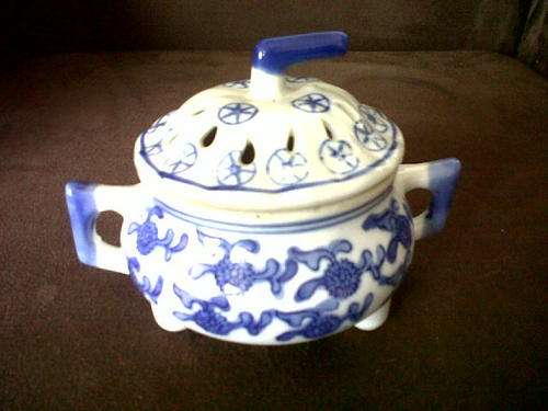 BLUE and WHITE Potpouri Holder.