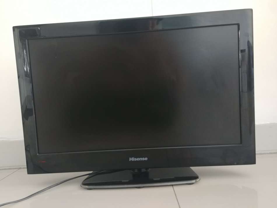 HiSense 24" LCD TV LCD24V87P - NO RESERVE