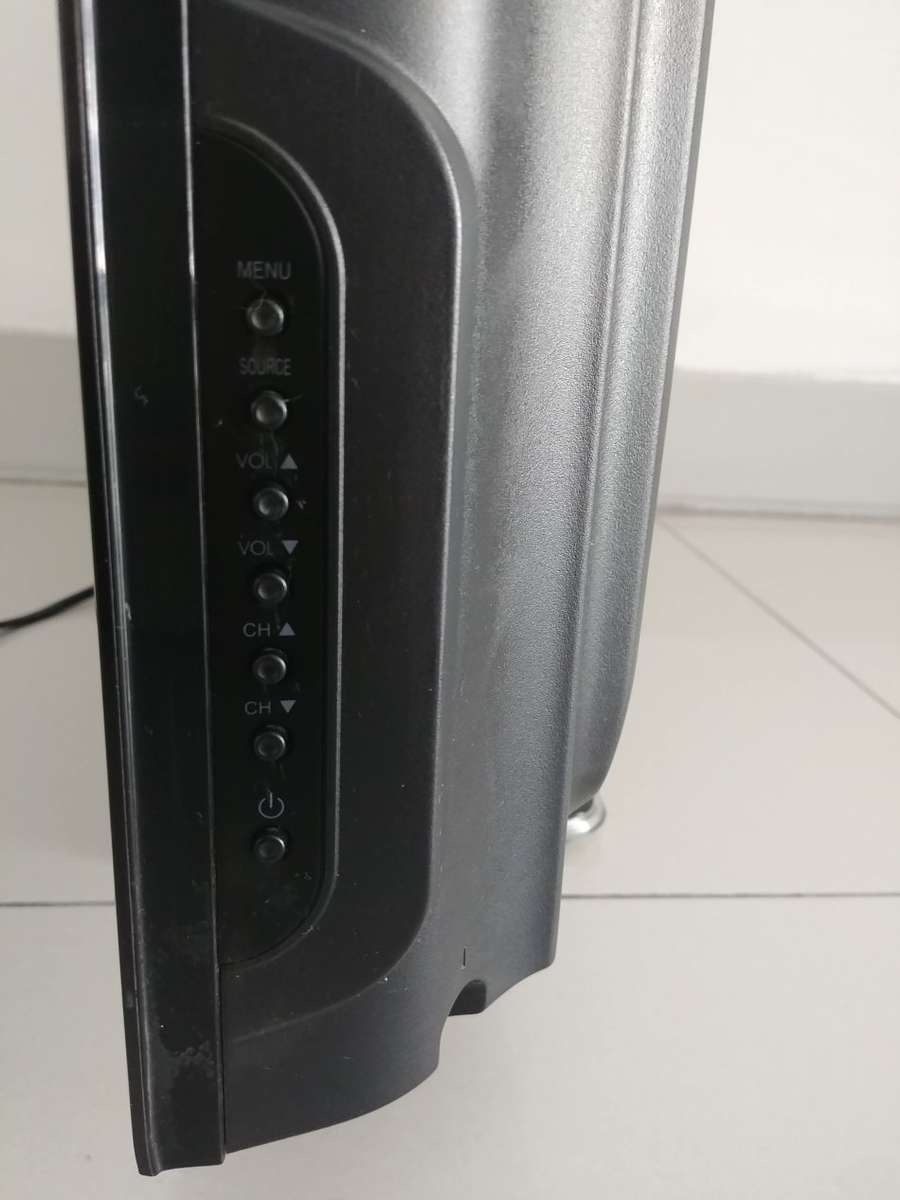 HiSense 24" LCD TV LCD24V87P - NO RESERVE