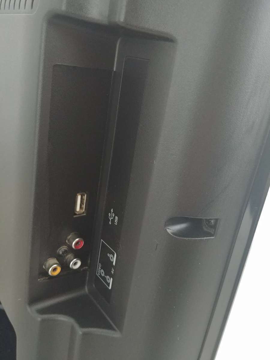 HiSense 24" LCD TV LCD24V87P - NO RESERVE