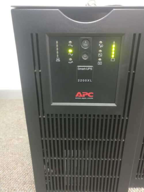 APC Smart-UPS XL 2200VA + 2 x APC Smart-UPS XL 48V Battery Pack + sensors (NO RESERVE)