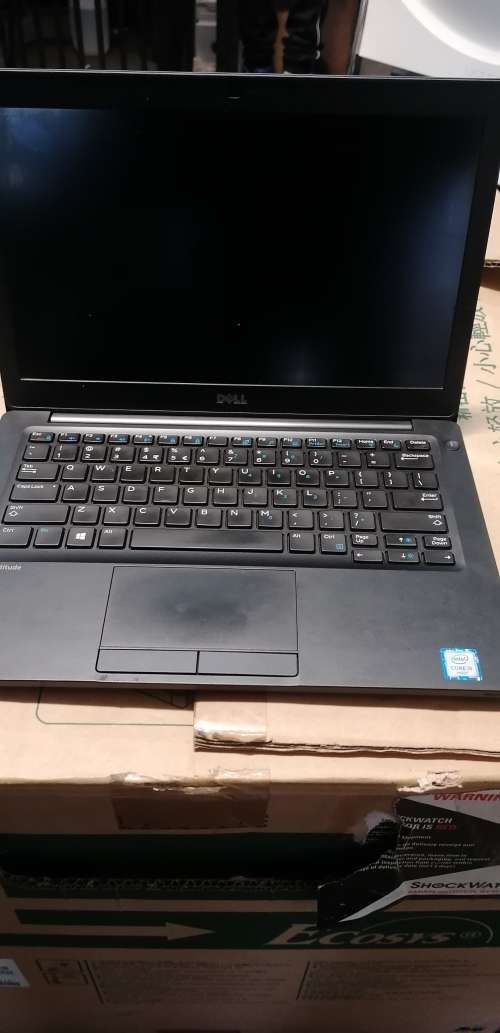 Monster Dell Latitude 7280. Compute like a pro. i5, 256 Nvem, 8gb ram Windows 10