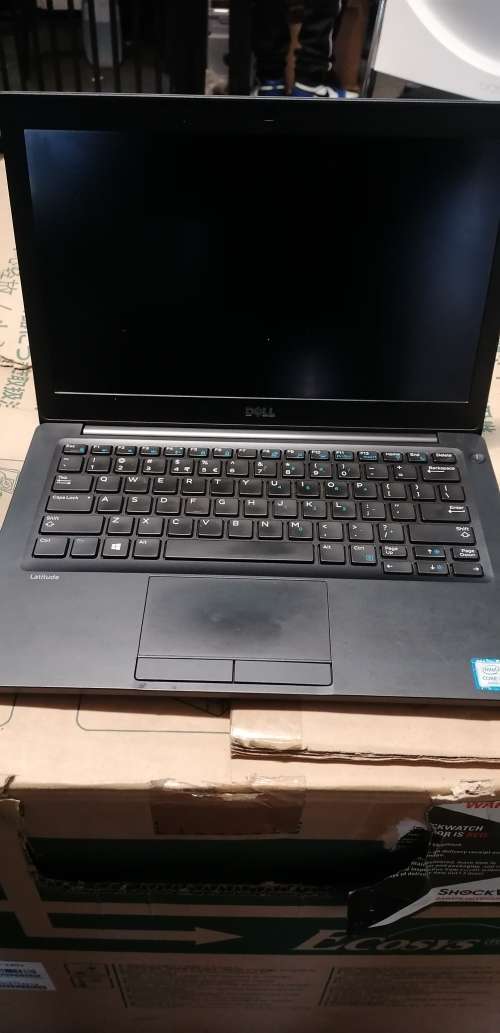 Monster Dell Latitude 7280. Compute like a pro. i5, 256 Nvem, 8gb ram Windows 10
