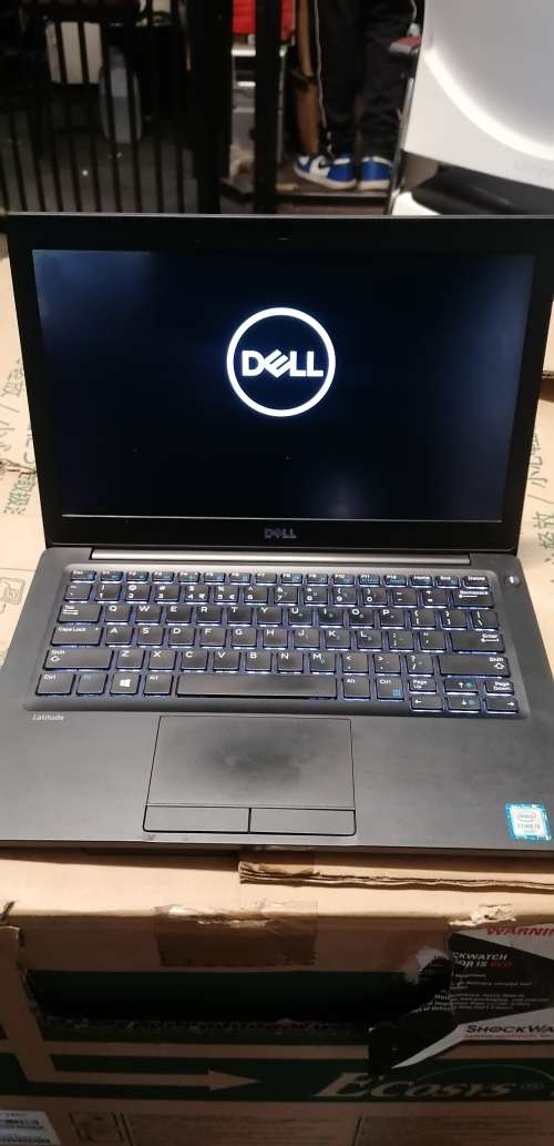 Monster Dell Latitude 7280. Compute like a pro. i5, 256 Nvem, 8gb ram Windows 10