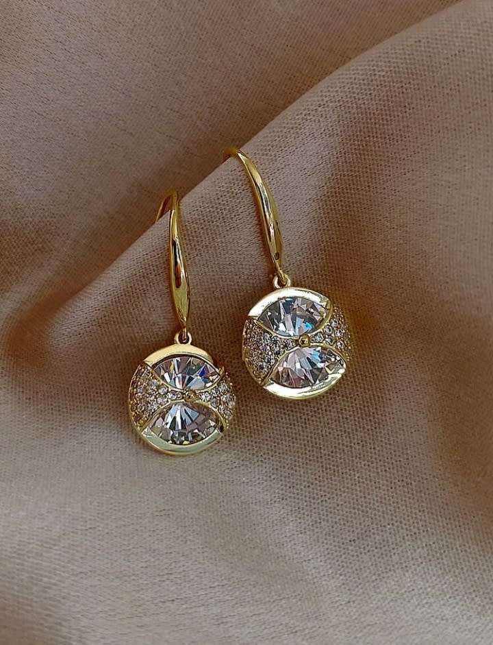 Earrings for women - Oval Crystal Gold earrings