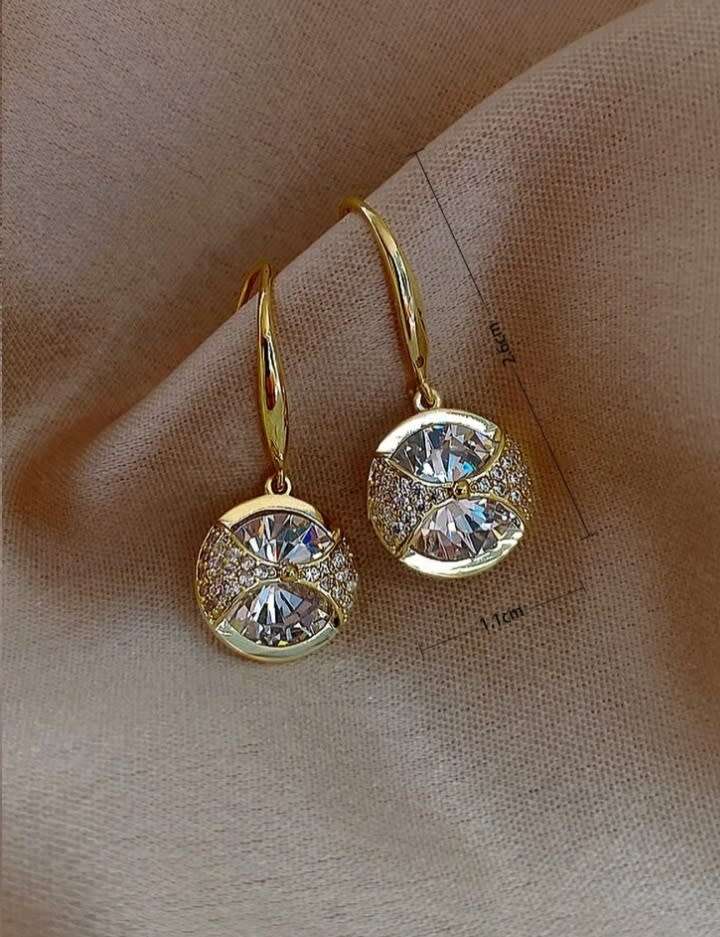Earrings for women - Oval Crystal Gold earrings