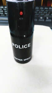 1 x POLICE PEPPERSPRAY " on Auction "