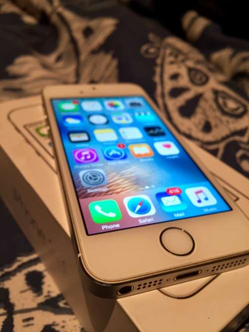 iPhone 5S 16 GB White & Silver