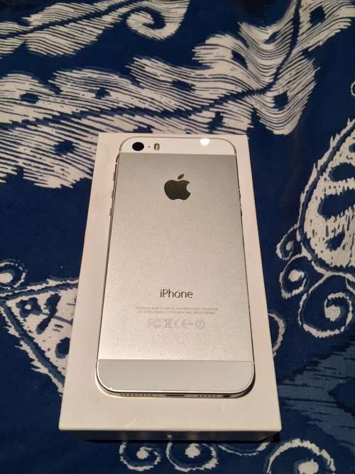 iPhone 5S 16 GB White & Silver