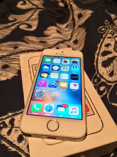 iPhone 5S 16 GB White & Silver