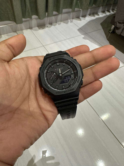 Casio - G-Shock Men`s Carbon Core (GA-2100-1A1DR)