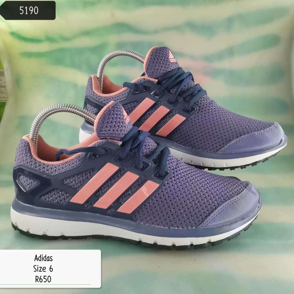 Adidas Sneakers