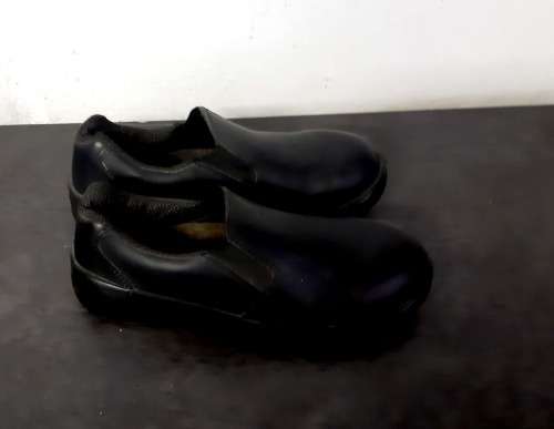 Uni-Sex Safety Shoes :CLEARANCE SALE