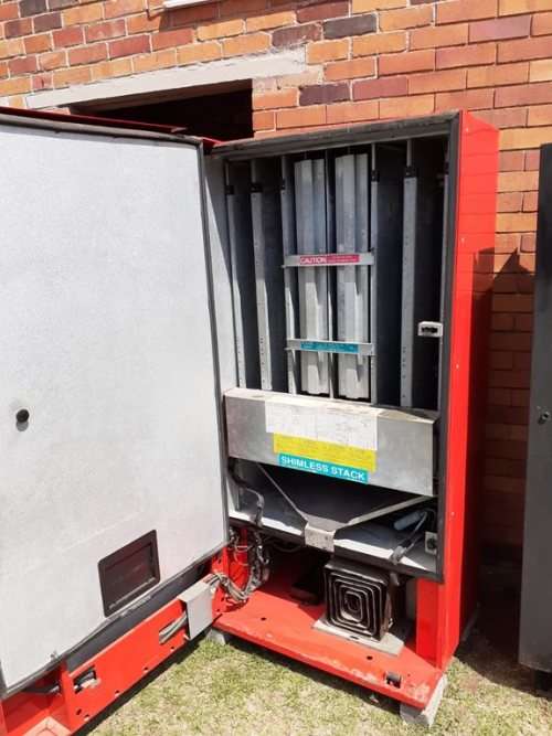 Coca Cola Vending Machine LAST ONE Excellent Working Condition