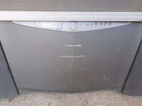 LARGE TV TOSHIBA DRAMATIC THEATRE