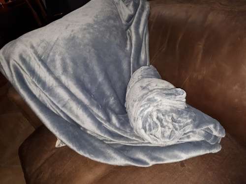 Soft Fluffy Bed Throws Set of 2 = 1 BID