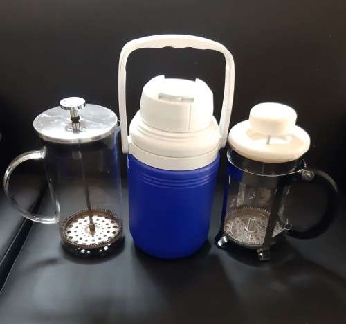 2 x Glass Coffee Plunger and Blue Plastic Flask - All for 1 Bid : CLEARANCE SALE