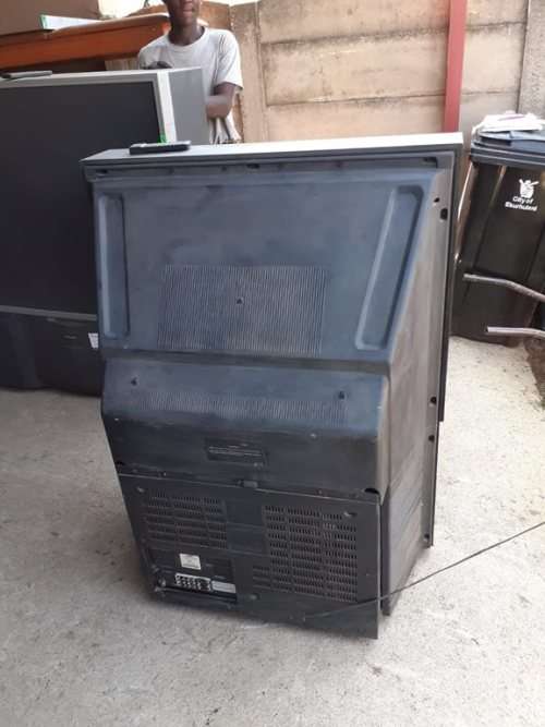 LARGE TV SAMSUNG THEATRE TYPE