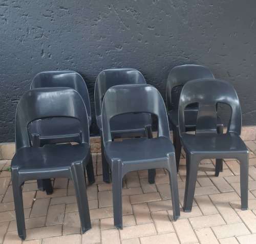 6 x Plastic Party Chair: 6  = 1 Bid : CLEARANCE SALE
