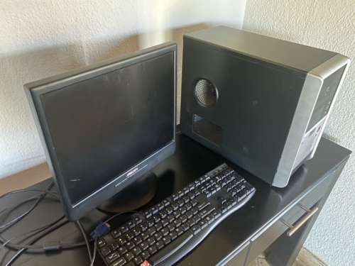 MECER STYLISH 17" INCH LCD SCREEN / MONITOR / KEYBOARD