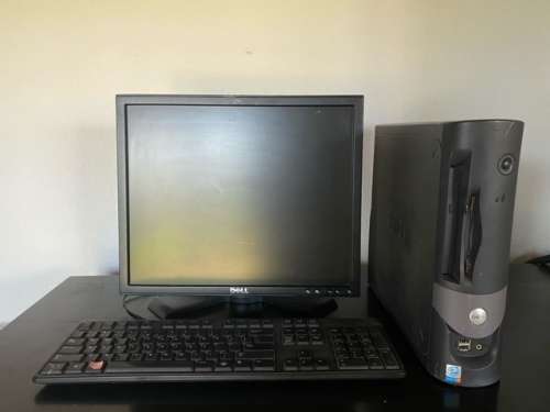 DELL computer/ Computer Box & Key Board
