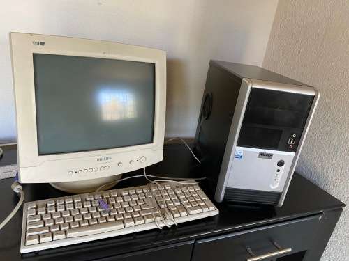 Philips Computer screen 14", Mecer Solo Computer box & Keyboard