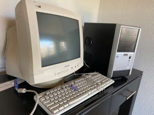 Philips Computer screen 14", Mecer Solo Computer box & Keyboard