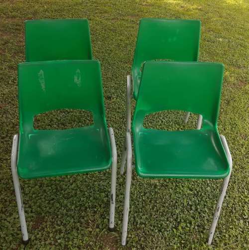 4 x Kids Plastic Green  Steel Frame Chairs 4 = 1 Bid : CLEARANCE SALE