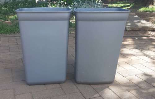 2x Dustbins 520x250mm