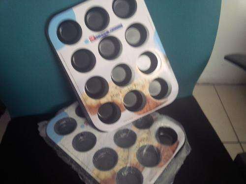 Mini Cupcakes ** 12 cupcakes per pan ^^