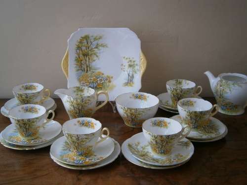 Shelley Fine Bone China  Tea Set "Daffodil Time" -  21 pieces