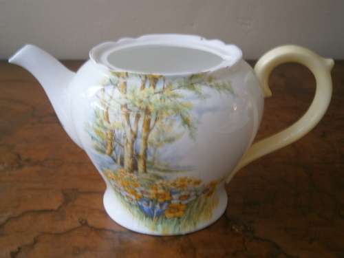 Shelley Fine Bone China  Tea Set "Daffodil Time" -  21 pieces